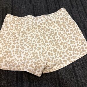 Old Navy Leopard Print Women's Shorts - Beige and White